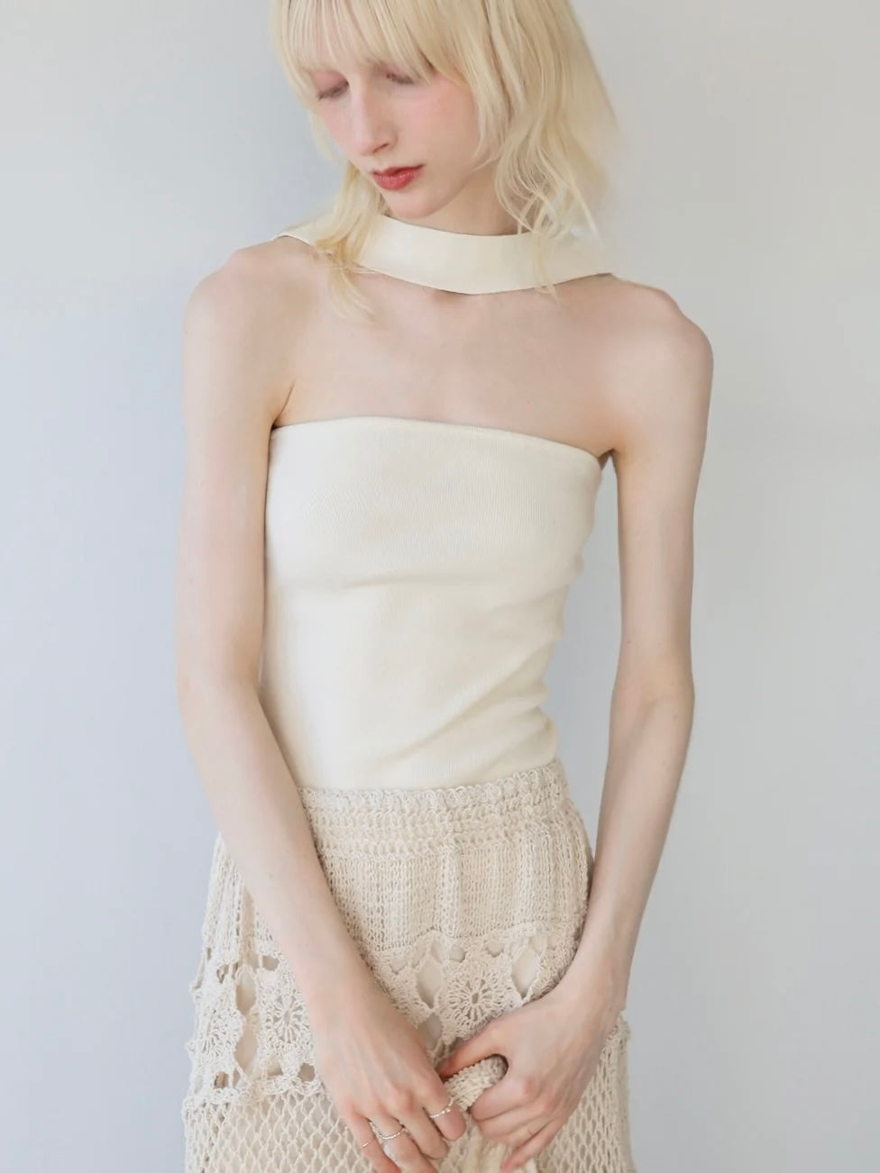 neck belt knit bare top – AMOMMA