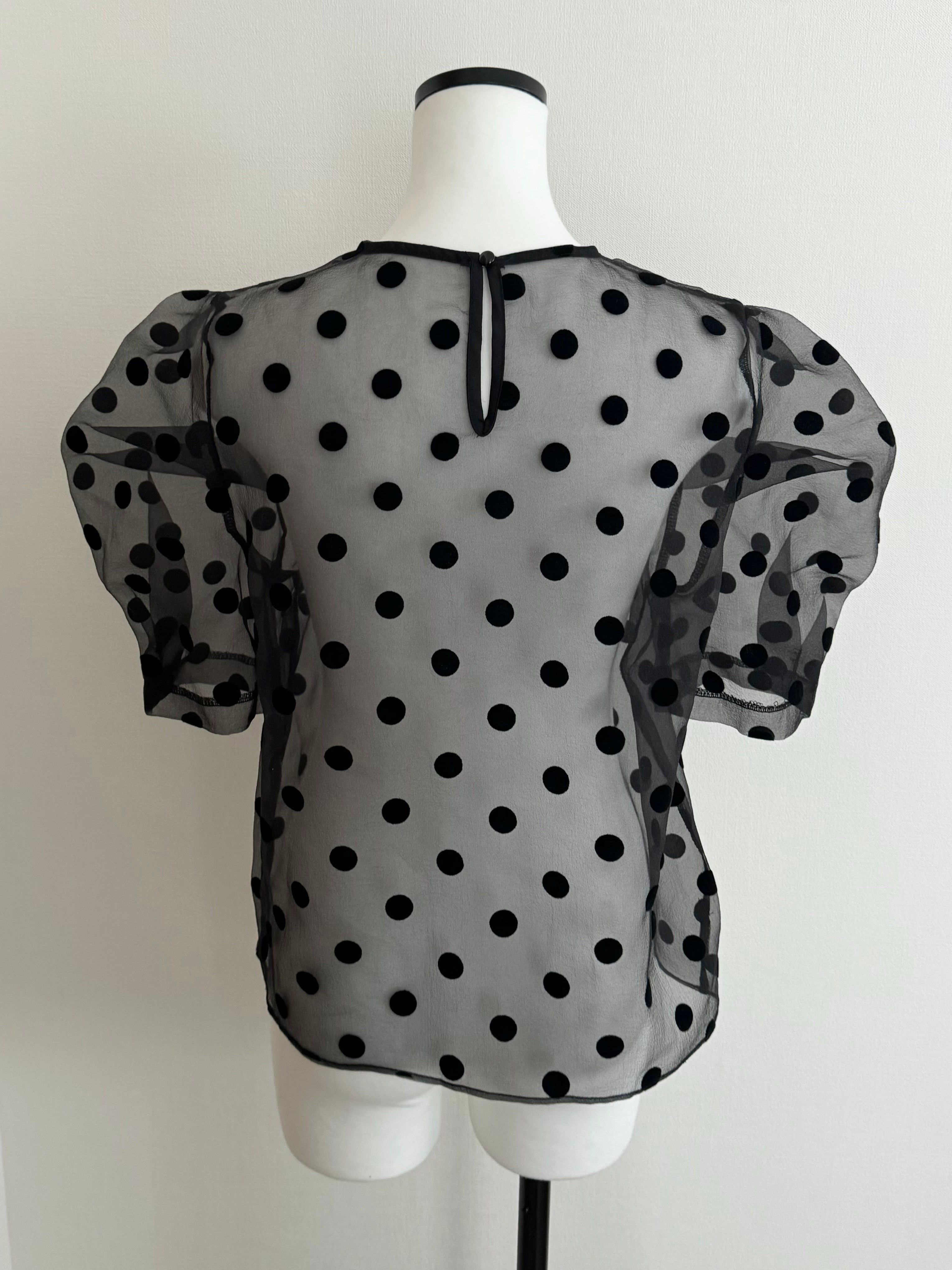 AMOMMAアモマ　ブラック ドット パフスリーブ シャツブラウス フリーサイズ sheer puff shoulder dot blouse – AMOMMA