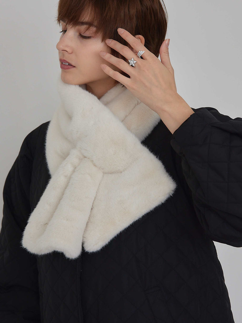 FLUFFY ECO FUR TIPPET