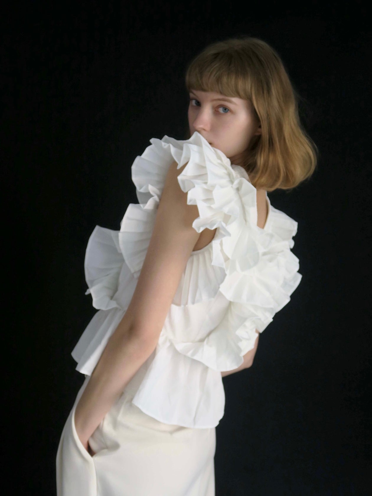 RAFFLE FRILL TOPS (IVORY) – AMOMMA
