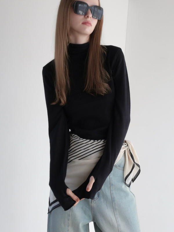 THUMBHOLE TURTLE NECK KNIT