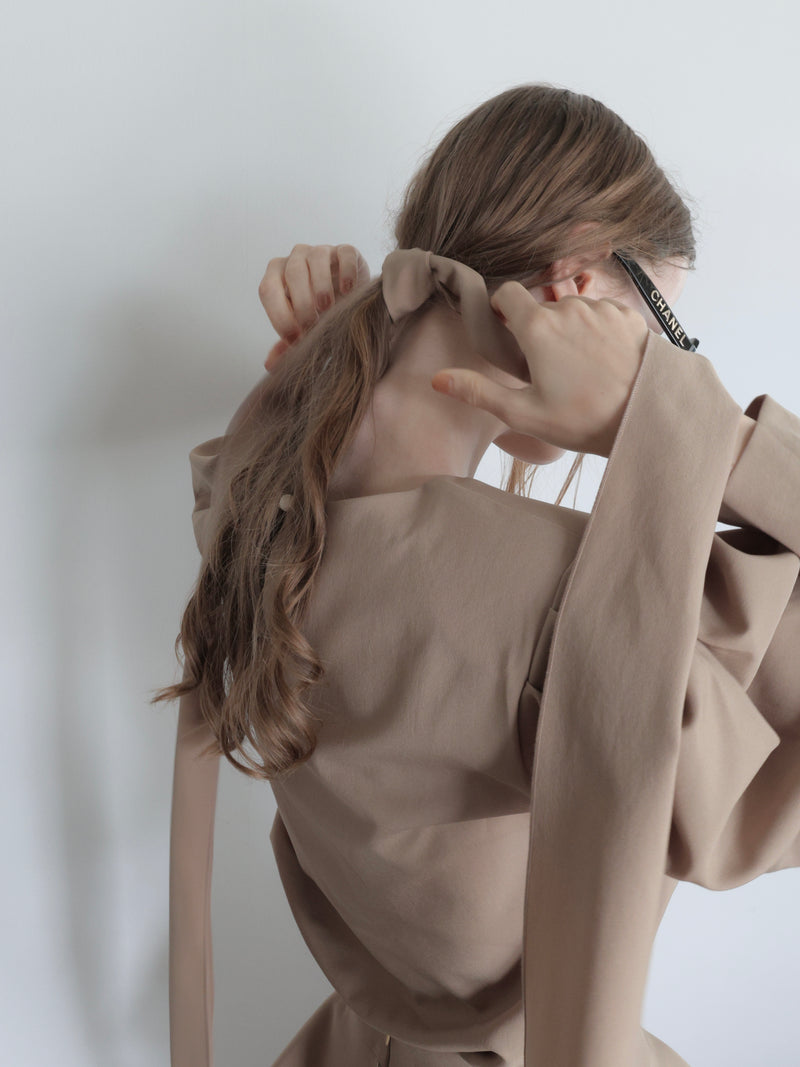 puff shoulder ribbon blouse