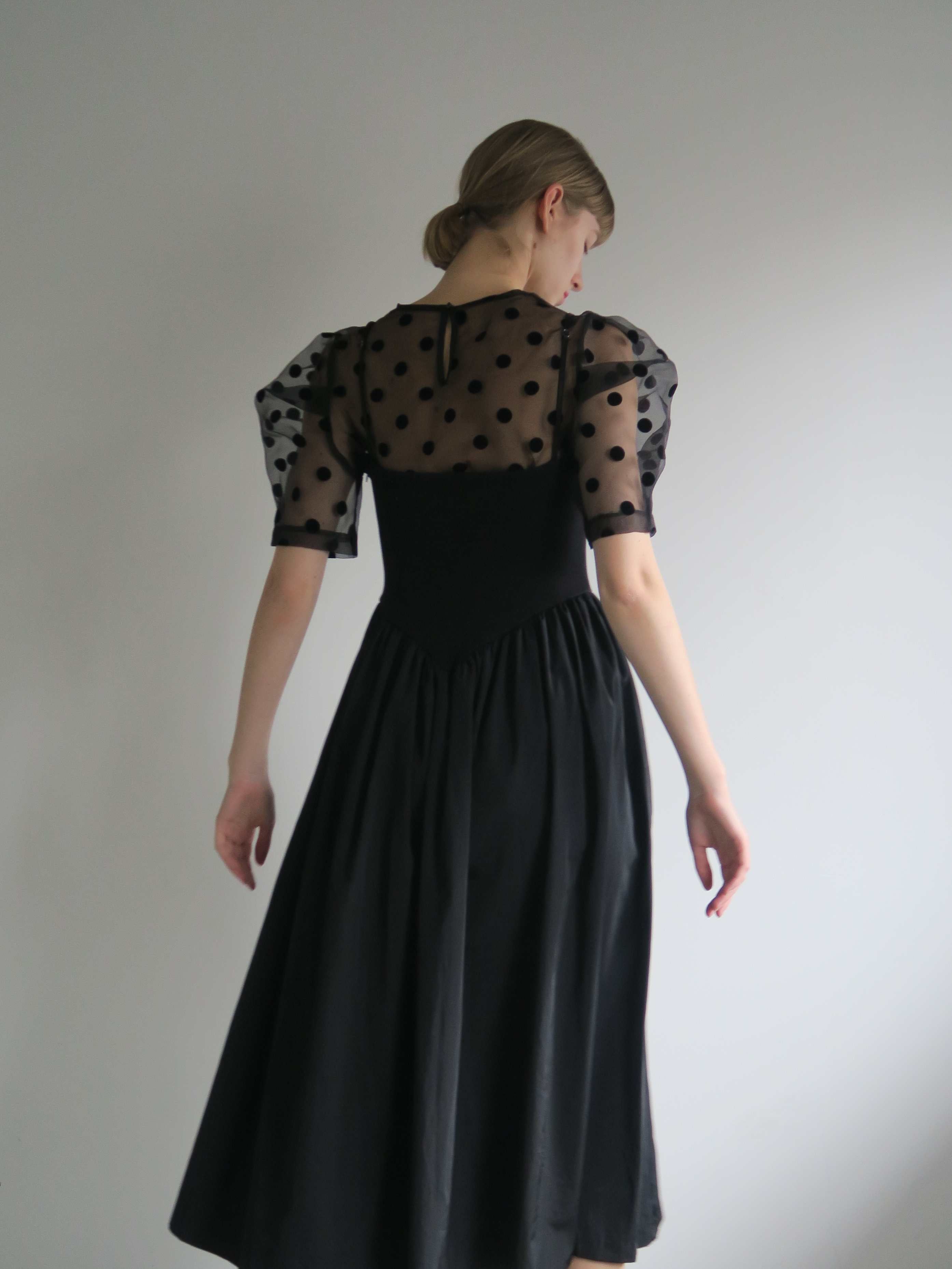 SHEER PUFF SHOULDER DOT BLOUSE – AMOMMA