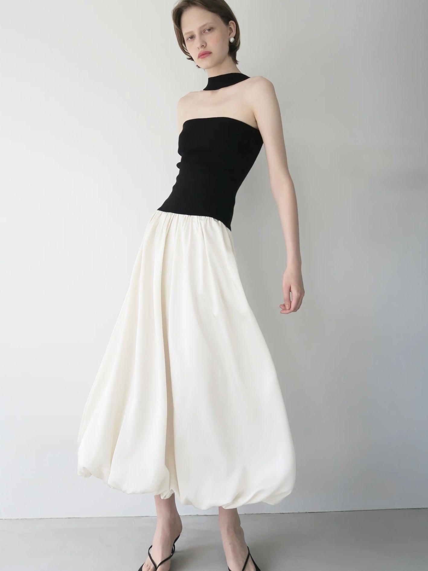 SAMPLE SALE ] NECK BELT KNIT BARE TOP – AMOMMA