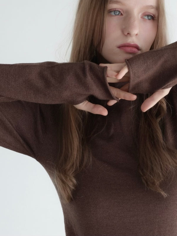 THUMBHOLE TURTLE NECK KNIT