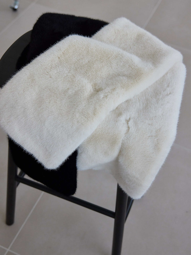 FLUFFY ECO FUR TIPPET