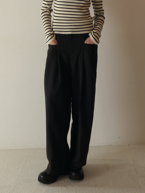 BASIC WIDE TUCK PANTS