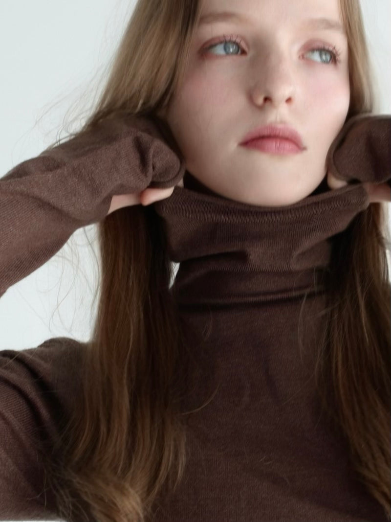 THUMBHOLE TURTLE NECK KNIT