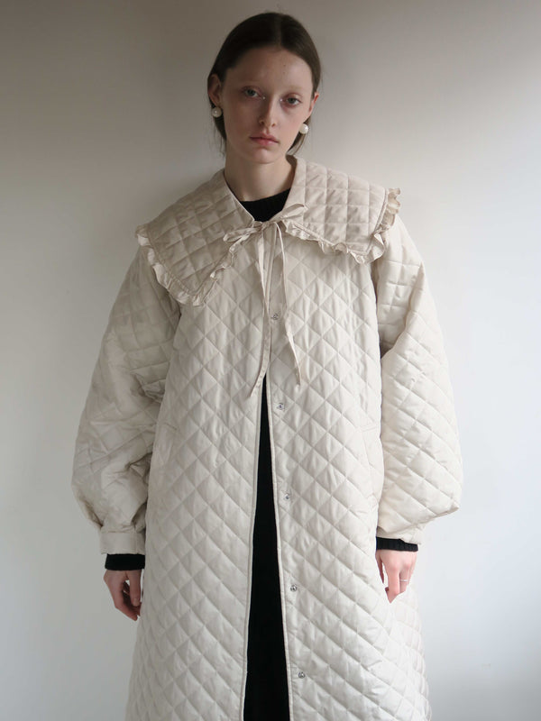 QUILTING FRILL COLLAR COAT