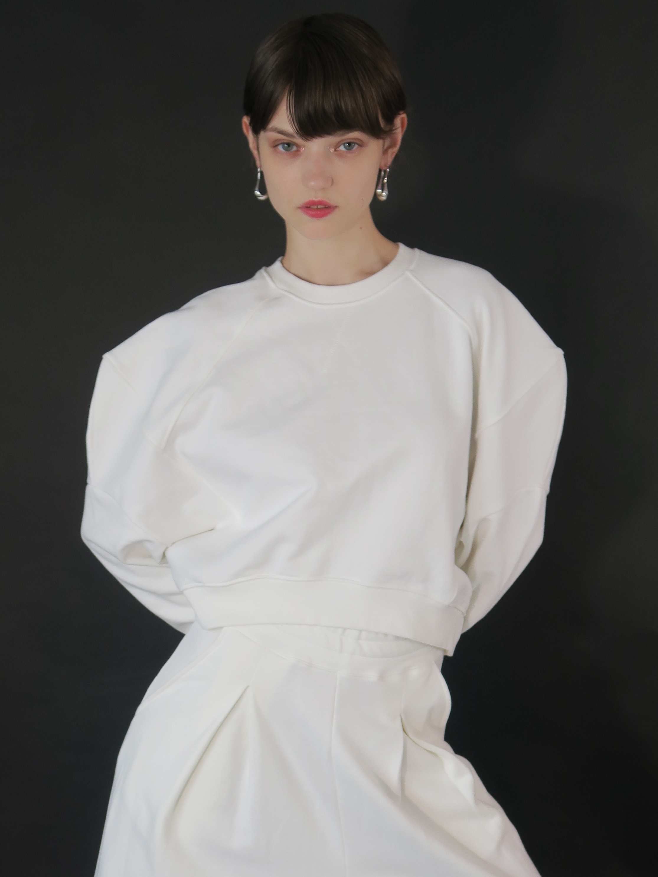 puff sleeve sweat (white) – AMOMMA