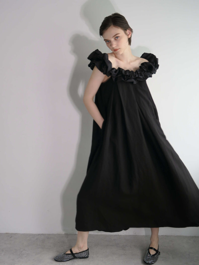 CLOUD OFF SHOULDER DRESS (BLACK)