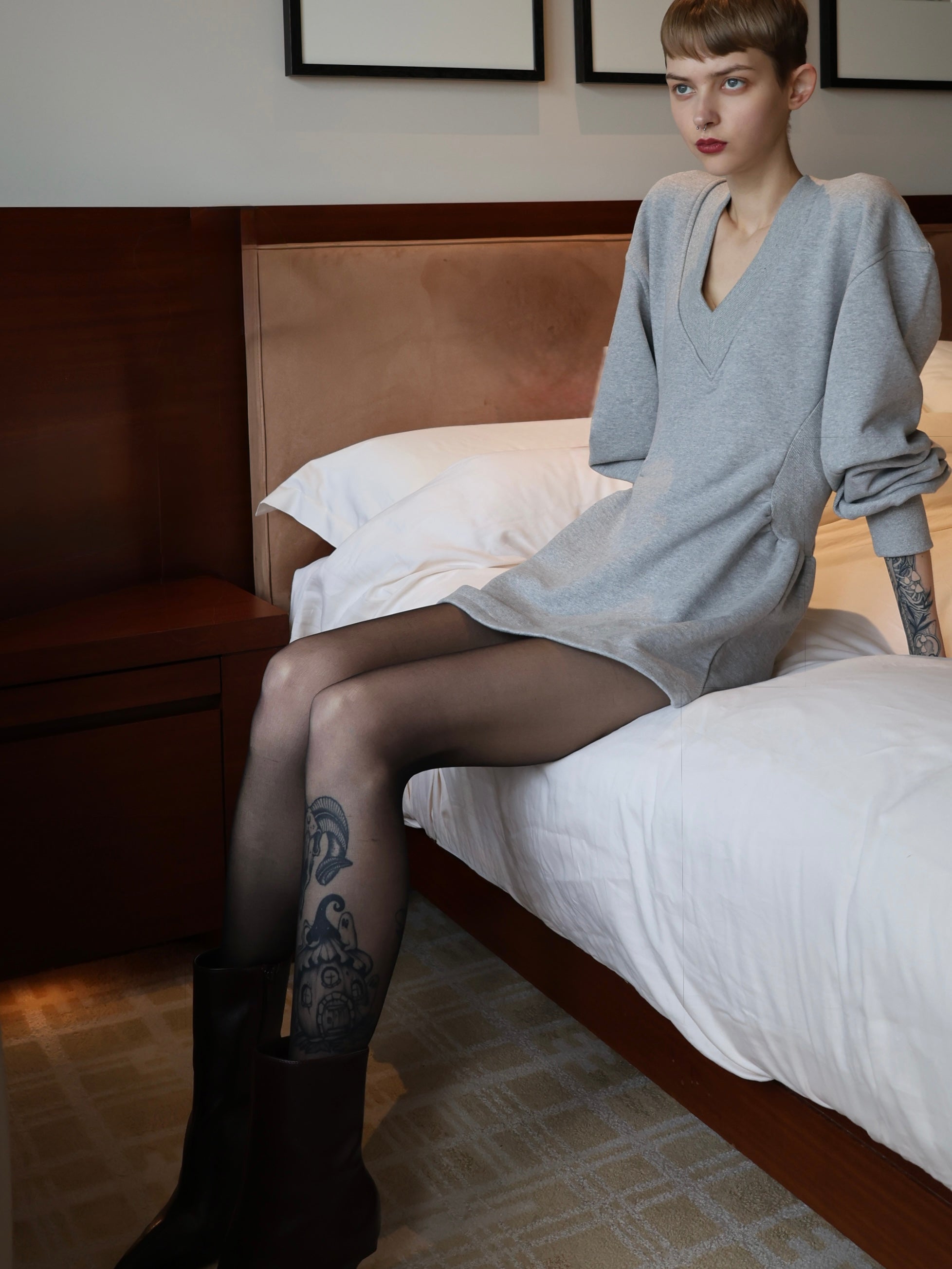 AMOMMA Vネックスウェットミニドレス V NECK SWEAT MINI DRESS – AMOMMA
