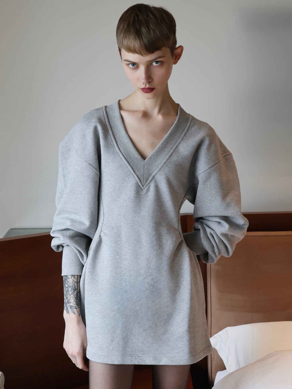 AMOMMA Vネックスウェットミニドレス V NECK SWEAT MINI DRESS – AMOMMA