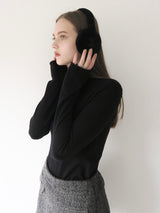 THUMBHOLE TURTLE NECK KNIT