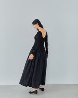 BACK OPEN FLARE DRESS